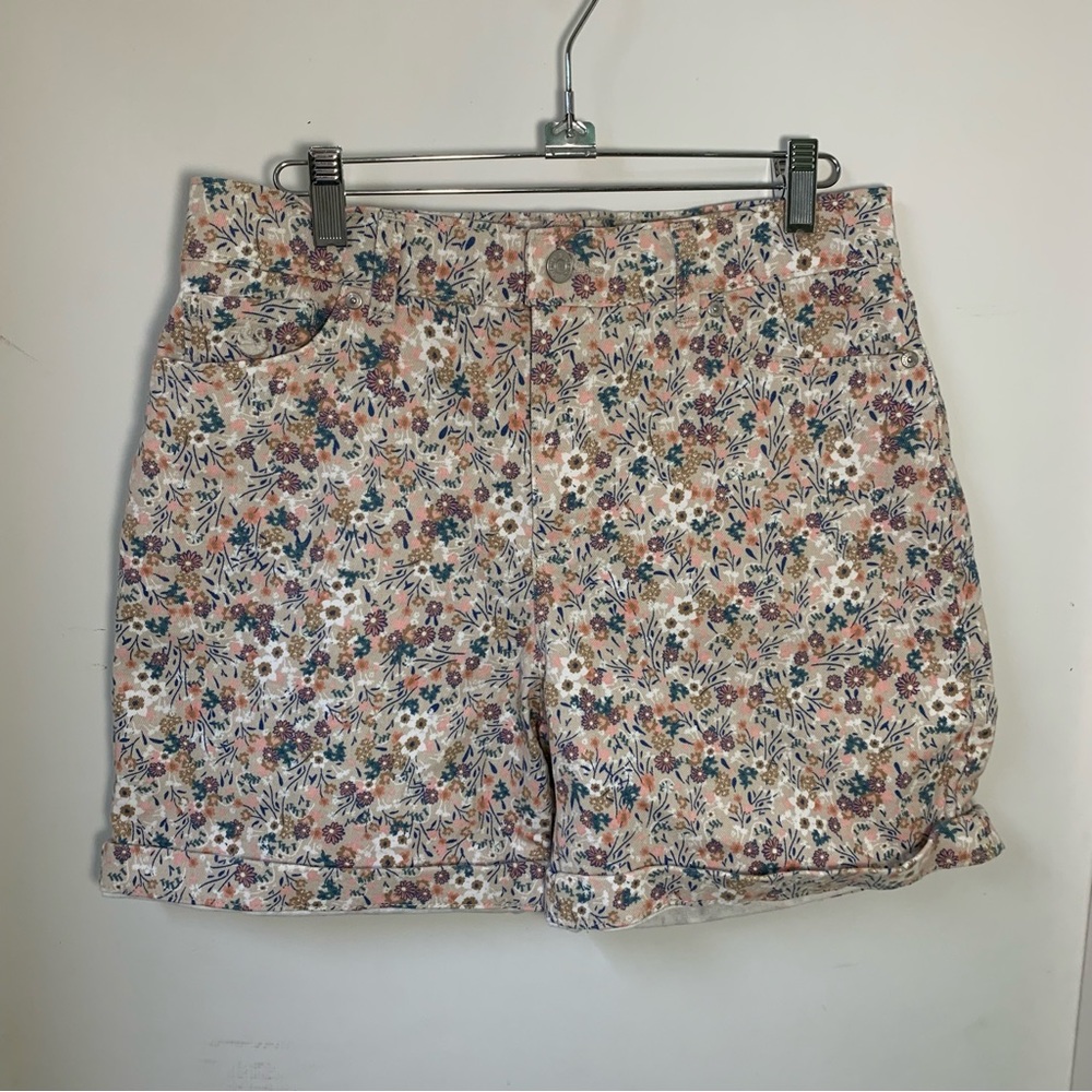 Floral Shorts 💐
